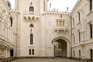 Images Dated 8th May 2004: Hluboka Castle, Czech Republic, Ceske Budejovice