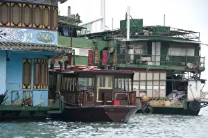 Images Dated 6th April 2009: Hong Kong, Hong Kong Island. Aberdeen Fishing Village. Jumbo famous floating restaurant