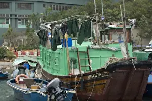 Images Dated 6th April 2009: Hong Kong, Hong Kong Island. Aberdeen Fishing Village. Traditional Chinese junk