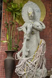 Images Dated 6th April 2009: Hong Kong, Hong Kong Island. Goddess of Mercy temple at Repulse Bay. Statue of Kuan Yin
