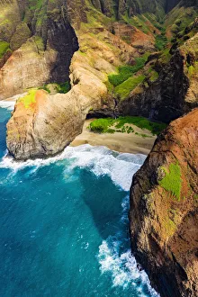 Honopu Arch and Honopu Beach on the Na Pali Coast, Coast Wilderness State Park, Kauai, Hawaii, USA