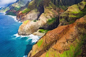 Images Dated 21st October 2015: Honopu Arch and Honopu Beach on the Na Pali Coast