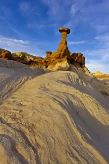 Images Dated 16th April 2011: Hoodoos along the Toadstool Trail in the Grand Staircase Escalante National Monument