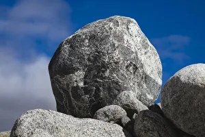 Images Dated 11th May 2019: Hornblende granite rocks, California