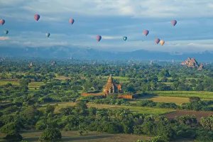 Prints of Hot air balloons, morning view of the temples of Bagan, Myanmar Images Dated 2017 December: Hot air balloons, morning view of the temples of Bagan, Myanmar