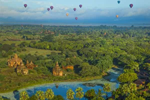 Prints of Hot air balloons, morning view of the temples of Bagan, Myanmar Images Dated 2017 December: Hot air balloons, morning view of the temples of Bagan, Myanmar