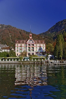 Images Dated 3rd November 2005: Hotel in autum along shore of Lake Lucerne from sightseeing boat, Lucerne, Switzerland