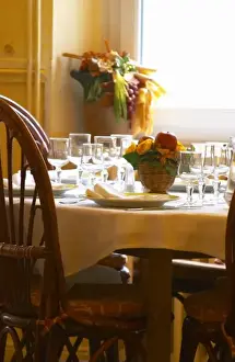 Hotel le Tassigny with the restaurant Le Tournedos in Lezignan-Corbieres. Les Corbieres