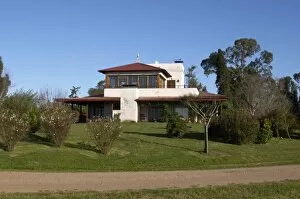 The house at the edge of the vineyards. Bodega Juanico Familia Deicas Winery, Juanico