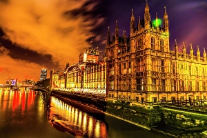 Images Dated 18th September 2024: Houses of Parliament, Thames River