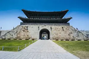 Images Dated 22nd May 2011: Huge stone walls around the Unesco world heritage sight the fortress of Suwon, South
