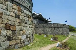 Images Dated 21st May 2011: Huge stone walls around the Unesco world heritage sight the fortress of Suwon, South