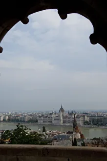 Images Dated 14th September 2009: Hungary, Budapest, Buda, Castle Hill, Fishermans Bastion. View across Danube