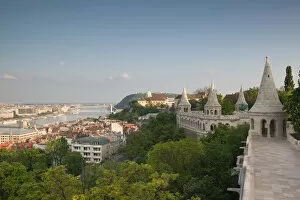 Images Dated 11th May 2004: HUNGARY-Budapest: Buda / Castle Hill - Fishermans Bastion & Danube River
