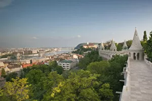 Images Dated 11th May 2004: HUNGARY-Budapest: Buda / Castle Hill - Fishermans Bastion & Danube River