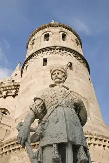 Images Dated 11th May 2004: HUNGARY-Budapest: Buda / Castle Hill- Fishermans Bastion & statue of Janos