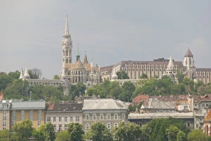 HUNGARY-Budapest: Danube River & Castle Hill from Pest / Daytime