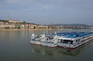 Images Dated 13th September 2009: Hungary, Budapest. Early morning from Pest across the Danube River to Castle Hill area of Buda