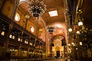 Images Dated 13th May 2004: HUNGARY-Budapest: The Great Synagogue - Biggest in Europe Interior