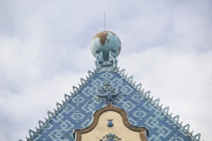 Images Dated 14th May 2004: HUNGARY-Budapest: Hungarian Art Nouveau: Detail of the Geological Institute (b