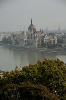 Images Dated 13th September 2009: Hungary, Budapest. Neo-Gothic Parliament building (aka Orszaghaz)