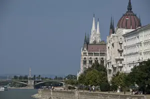 Images Dated 13th September 2009: Hungary, Budapest. Neo-Gothic Parliament building (aka Orszaghaz)