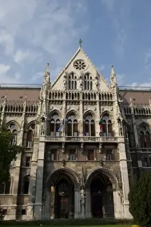 Images Dated 13th September 2009: Hungary, Budapest. Neo-Gothic Parliament building (aka Orszaghaz)