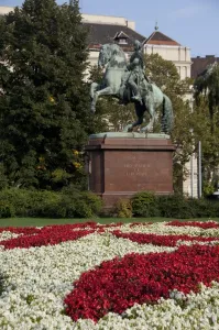 Images Dated 13th September 2009: Hungary, Budapest, Pest. Hungarian Freedom Fighters memorial, where hundreds died