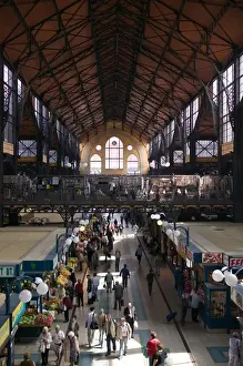 Images Dated 11th May 2004: HUNGARY-Budapest: Pest Inner Town: Nagysarnok- Great Market Interior (NR)