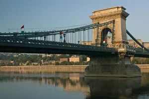 HUNGARY-Budapest: Szechenyi (Chain) Bridge & Danube River / Dawn