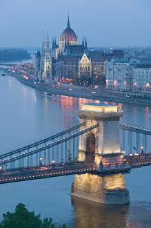 Images Dated 11th May 2004: HUNGARY-Budapest: Szechenyi (Chain) Bridge, Parliament & Danube River from Castle Hill