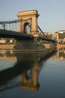Images Dated 12th May 2004: HUNGARY-Budapest: Szechenyi (Chain) Bridge & Danube River / Dawn