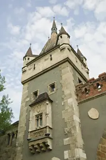 Images Dated 12th May 2004: HUNGARY-Budapest: Varosliget / City Park- Vaydahunyad Castle