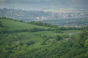 Images Dated 9th May 2004: HUNGARY-DANUBE BEND-Visegrad: View of Danube River Hillsides
