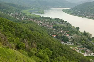 Images Dated 9th May 2004: HUNGARY-DANUBE BEND-Visegrad: Visegrad Citadel (b.1259) - View of Danube River