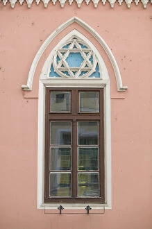 Images Dated 17th May 2004: HUNGARY-Great Plain-SZEGED: Old Synagogue / Nador utca Street
