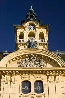 Images Dated 17th May 2004: HUNGARY-Great Plain-SZEGED: Szechenyi ter Square- Detail of Szeged Town Hall