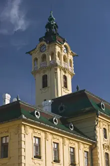 Images Dated 17th May 2004: HUNGARY-Great Plain-SZEGED: Szechenyi ter Square- Detail of Szeged Town Hall