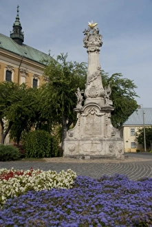 Images Dated 12th September 2009: Hungary, Kalocsa. Downtown memorial column