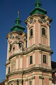 Images Dated 14th May 2004: HUNGARY-Northern Uplands / Bukk Hills-Eger: One of Hungarys Prime Wine Growing