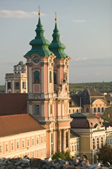 Images Dated 14th May 2004: HUNGARY-Northern Uplands / Bukk Hills-Eger: One of Hungarys Prime Wine Growing
