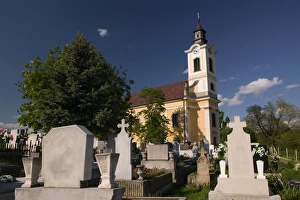 Images Dated 14th May 2004: HUNGARY-Northern Uplands / Bukk Hills-Egerbakta: Town Church