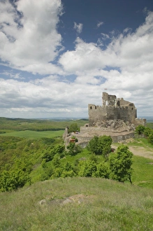Images Dated 14th May 2004: HUNGARY-Northern Uplands / Cserhat Hills-Holloko: Hungarys most beautiful Village / Unesco