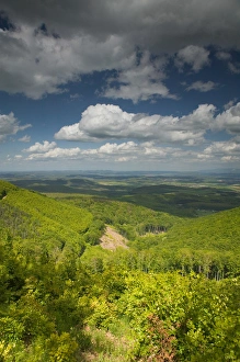 Images Dated 14th May 2004: HUNGARY-Northern Uplands / Matra Hills-Matrahaza: Matra Hills View