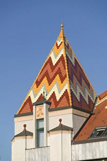 Images Dated 18th May 2004: HUNGARY-Southern Transdanubia-PECS: Neo Art Nouveau Style Office Building Detail