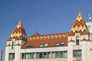 Images Dated 18th May 2004: HUNGARY-Southern Transdanubia-PECS: Neo Art Nouveau Style Office Building Detail