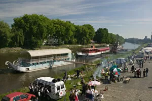 Images Dated 9th May 2004: HUNGARY-WESTERN TRANSDANUBIA-Gyor: Sunday Spring Fair / Mosoni-Danube Riverfront