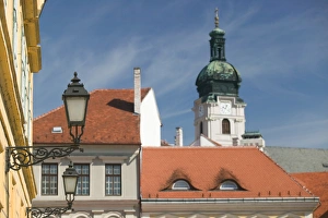 Images Dated 9th May 2004: HUNGARY-WESTERN TRANSDANUBIA-Gyor: Becsi Kapu Ter Square View towards Gyor Cathedral