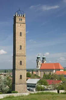 Images Dated 9th May 2004: HUNGARY-WESTERN TRANSDANUBIA-Tata: Holy Cross Church & Calvary Hill Lookout Tower