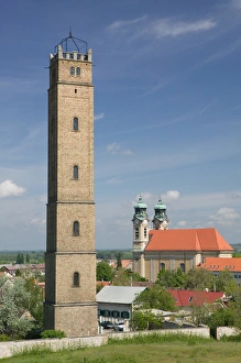 Images Dated 9th May 2004: HUNGARY-WESTERN TRANSDANUBIA-Tata: Holy Cross Church & Calvary Hill Lookout Tower